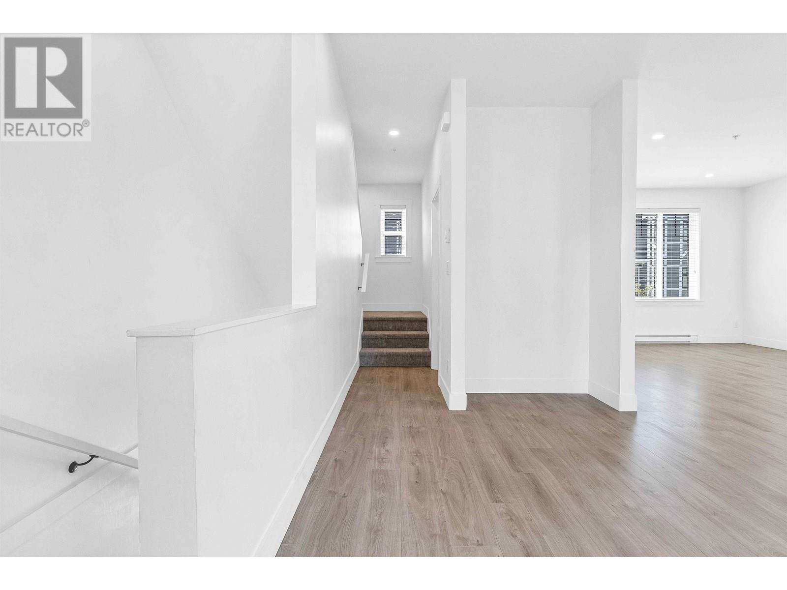 3 12018 237 Street Property Photo 15