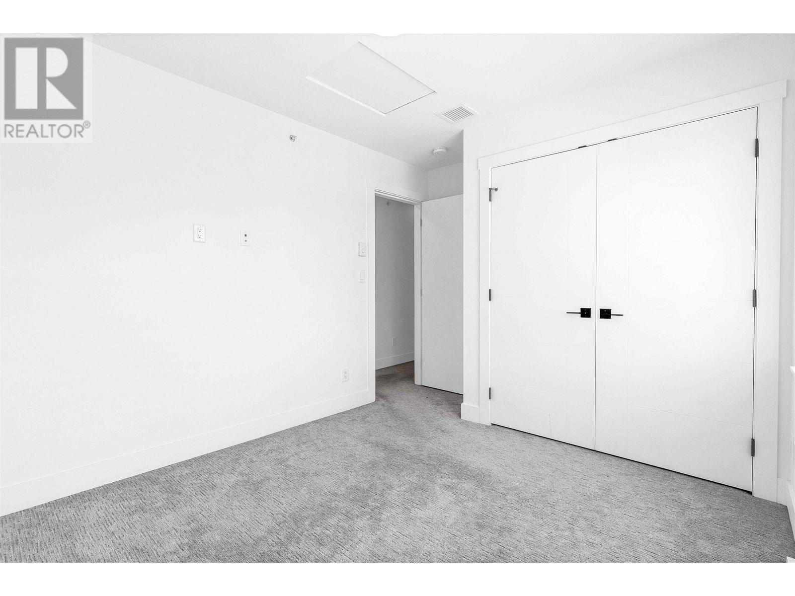 3 12018 237 Street Property Photo 24