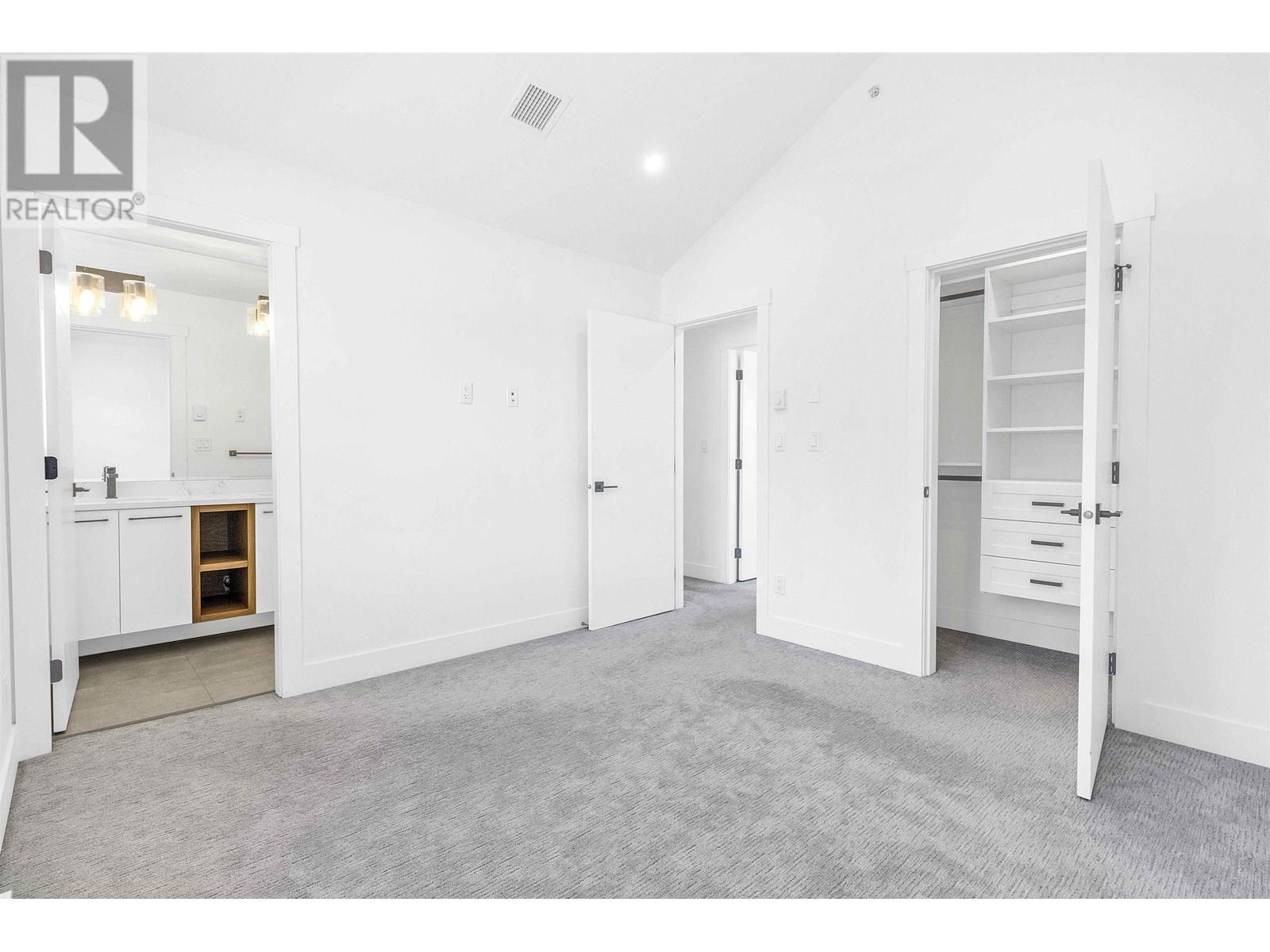 3 12018 237 Street Property Photo 26