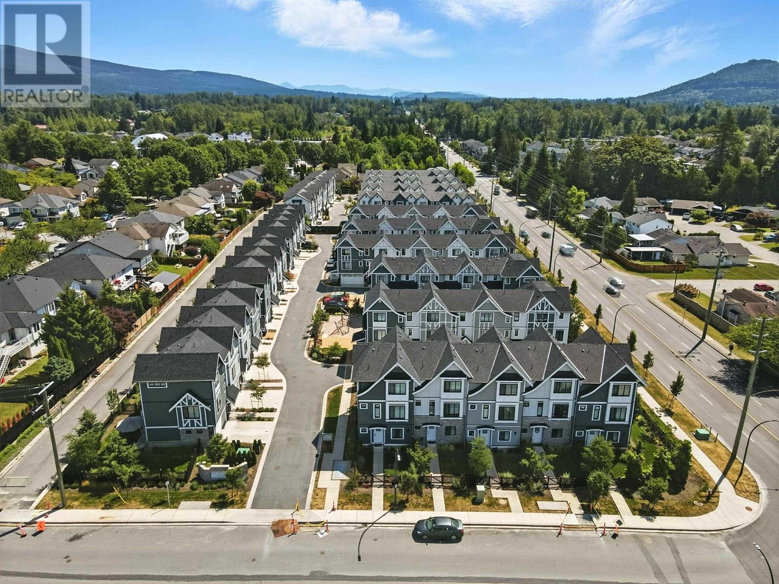 3 12018 237 Street Property Photo 33