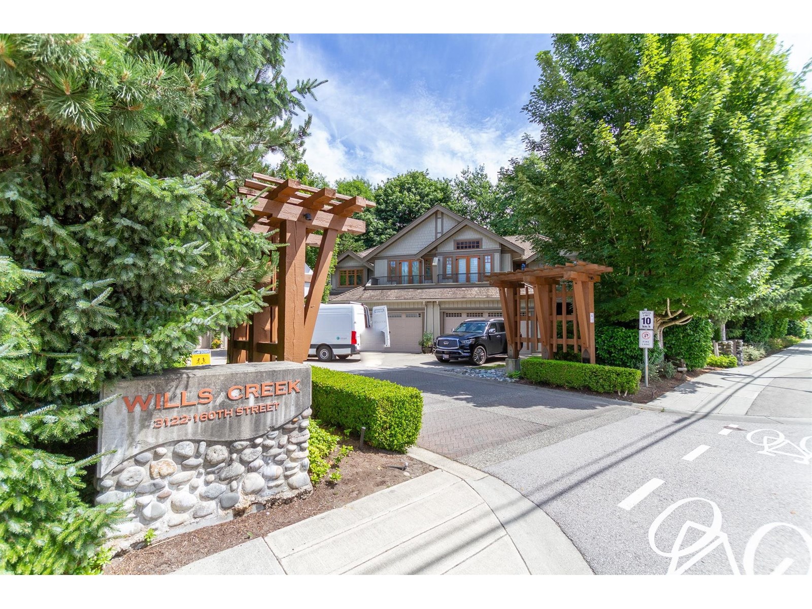 18 3122 160 Street Property Photo 1