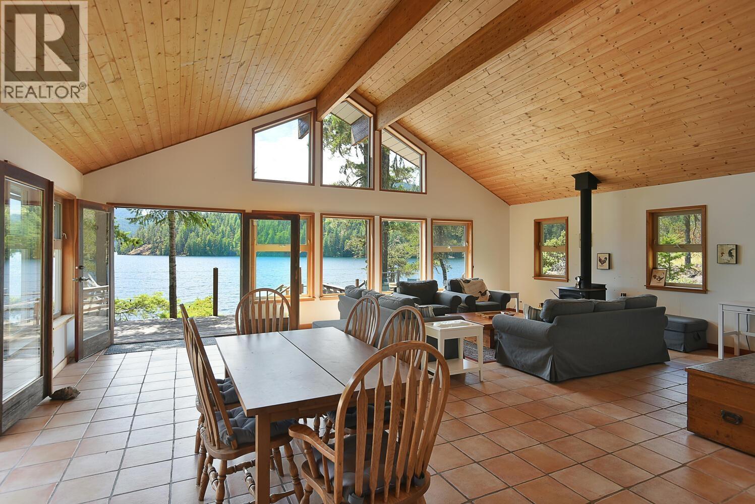 Dl 6692 West Lake Property Photo 15