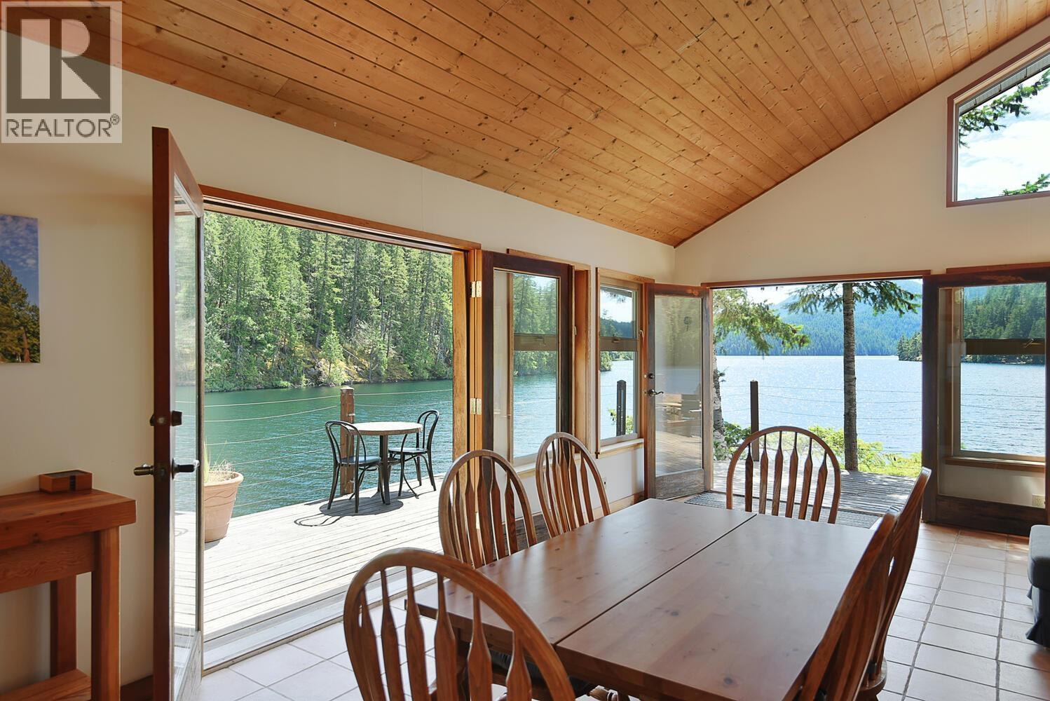 Dl 6692 West Lake Property Photo 16