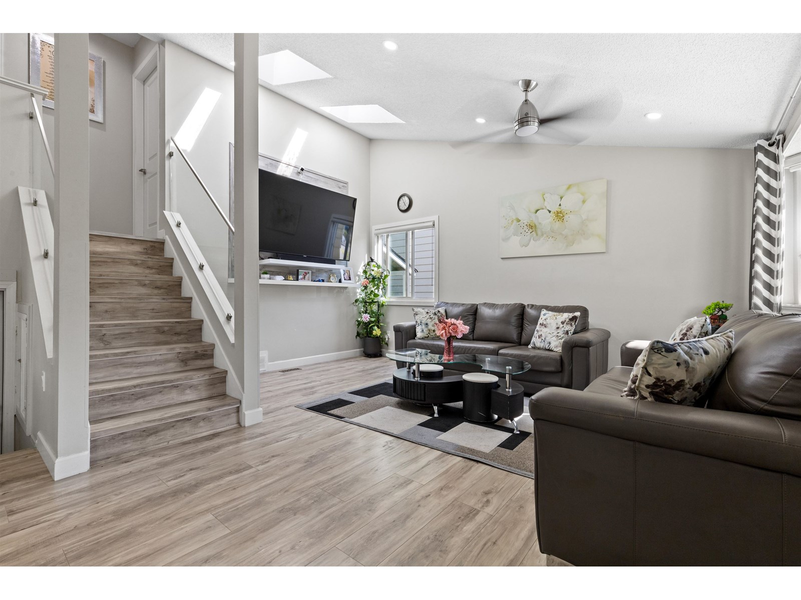 7294 129b Street Property Photo 1