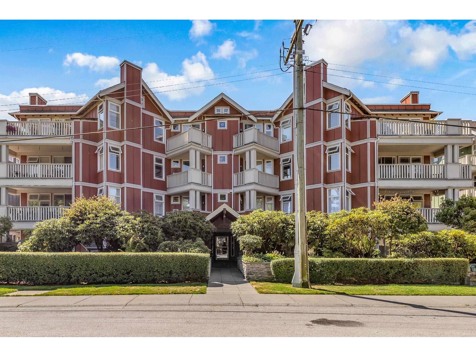 308 15368 16A AVENUE Property Photo 1