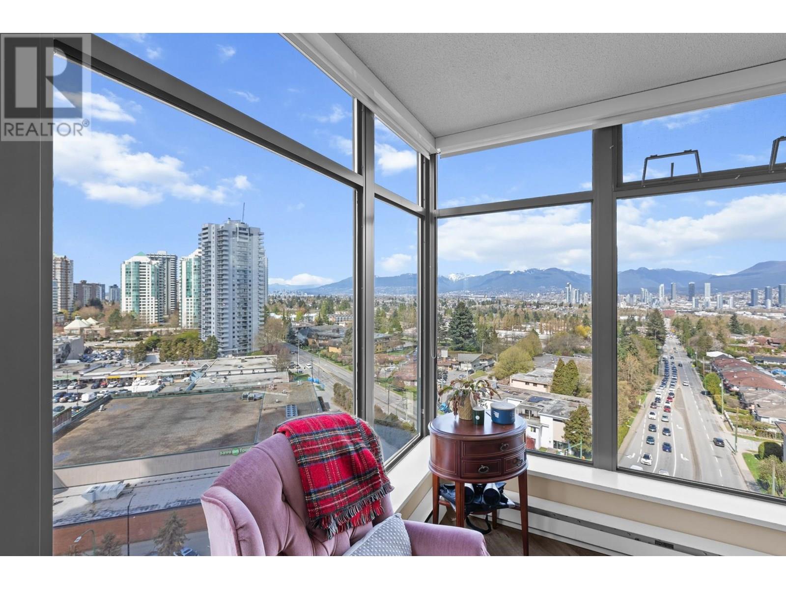 1606 4505 Hazel Street Property Photo 1