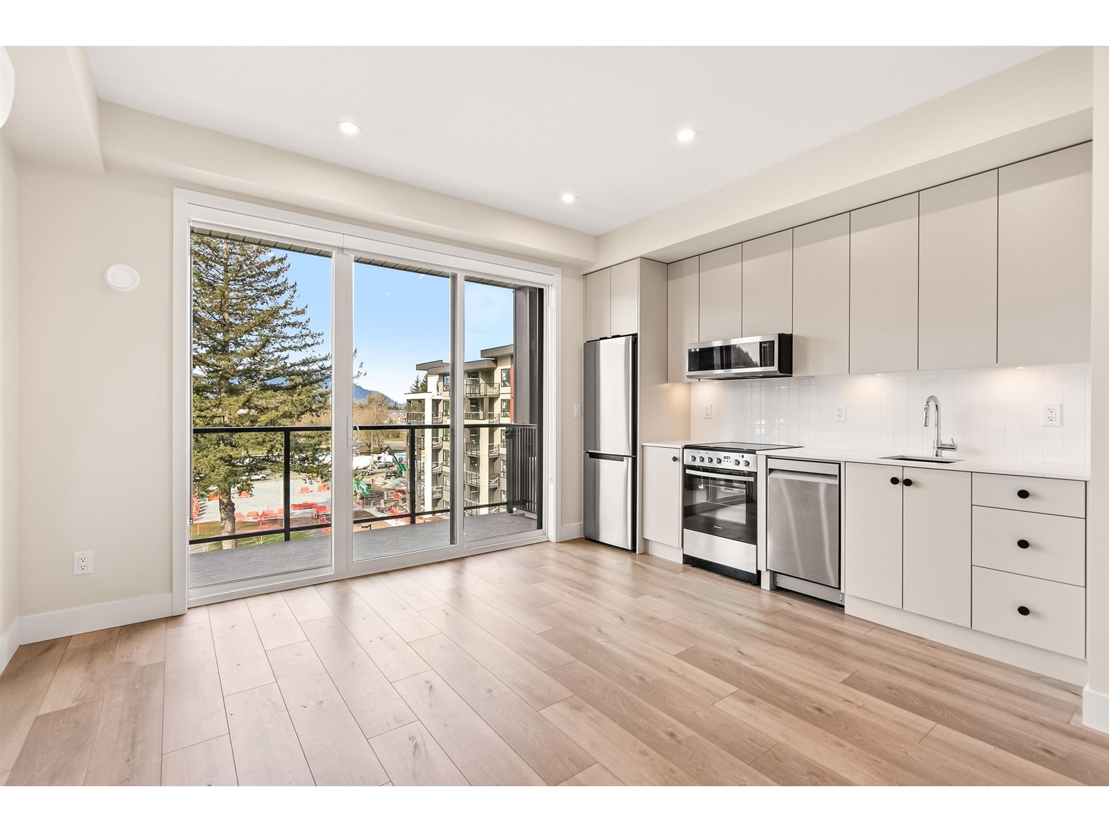 45497 Campus Drive #604 Property Photo 2