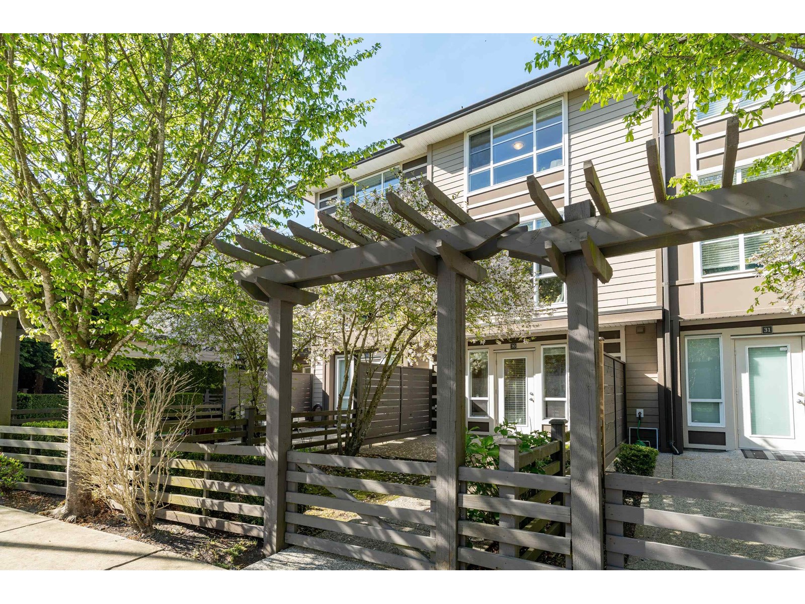 30 15405 31 Avenue Property Photo 1