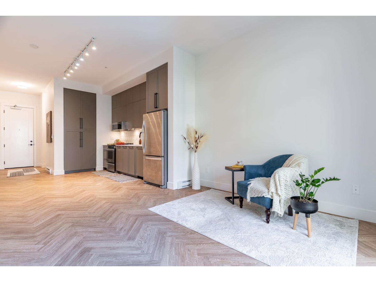 13933 105 #106 Property Photo 7