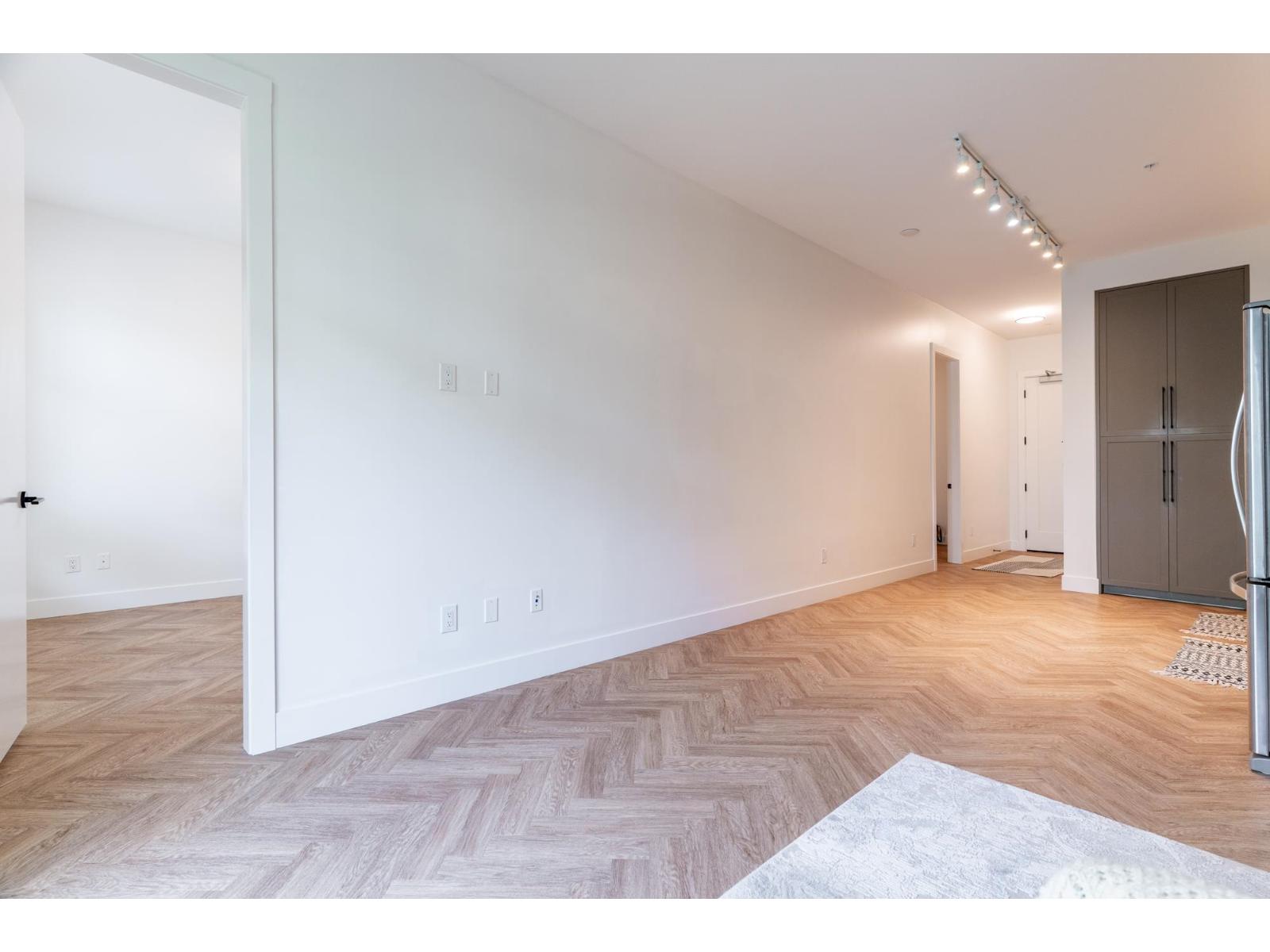 13933 105 #106 Property Photo 10