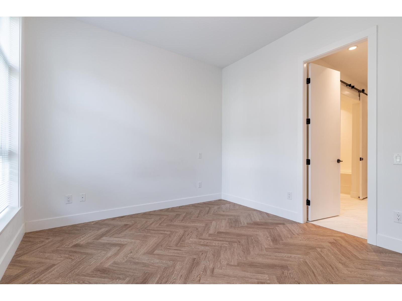 13933 105 #106 Property Photo 12