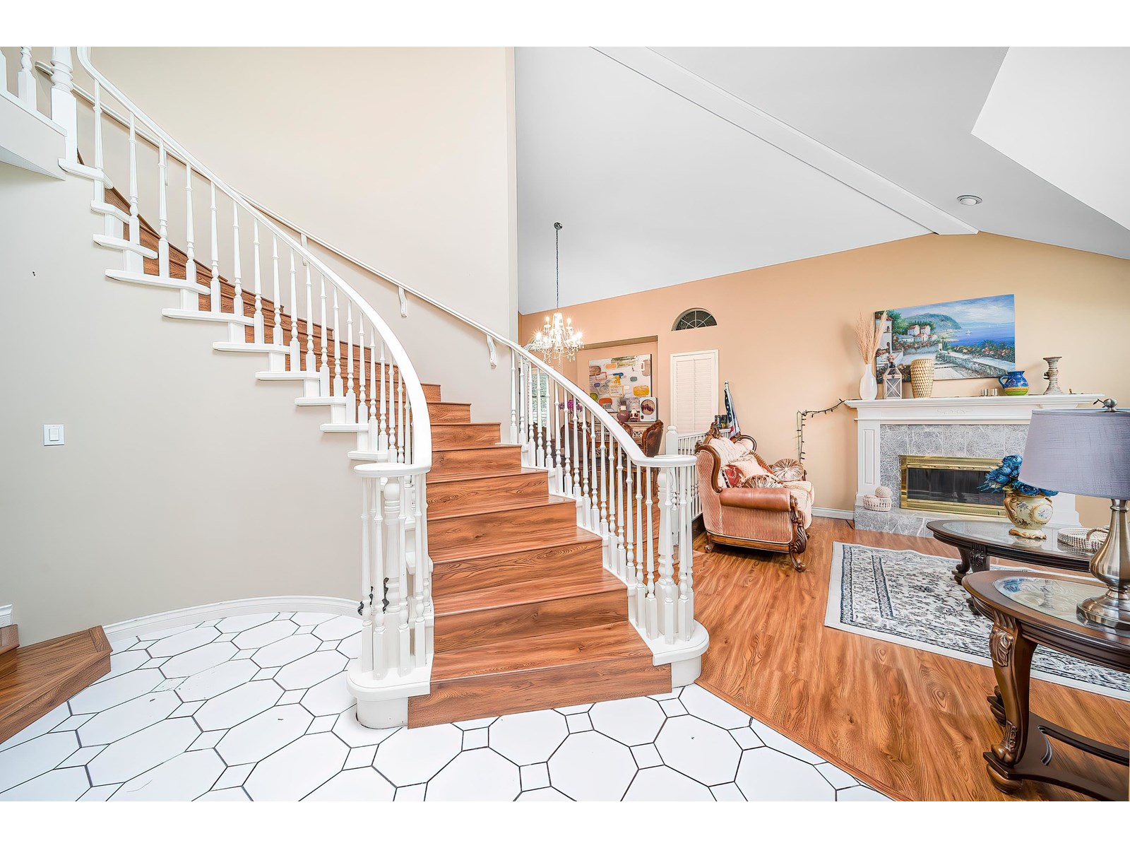 15007 75 Avenue Property Photo 3