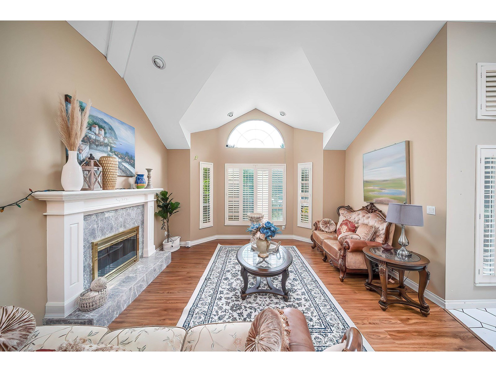 15007 75 Avenue Property Photo 4