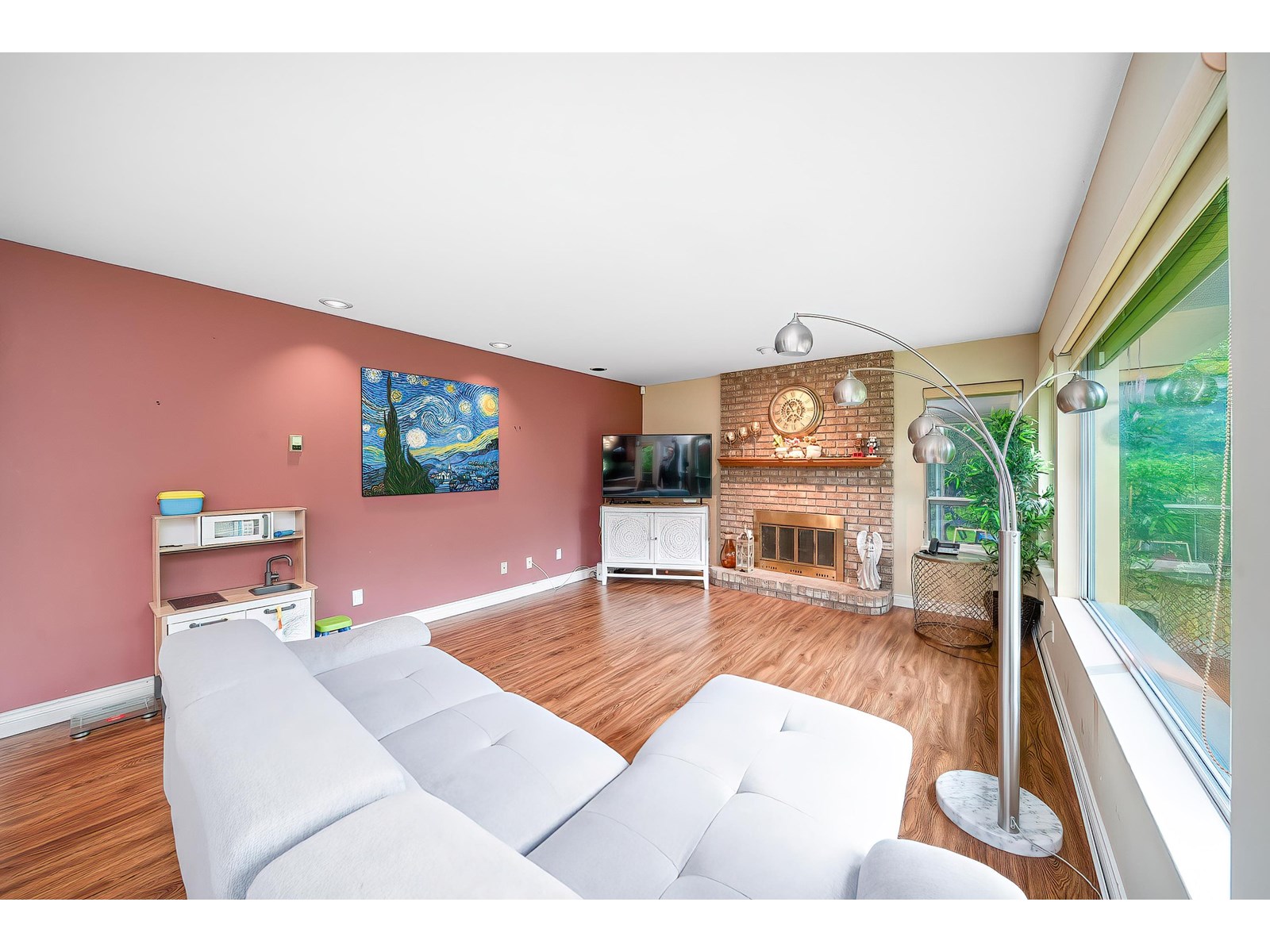 15007 75 Avenue Property Photo 15