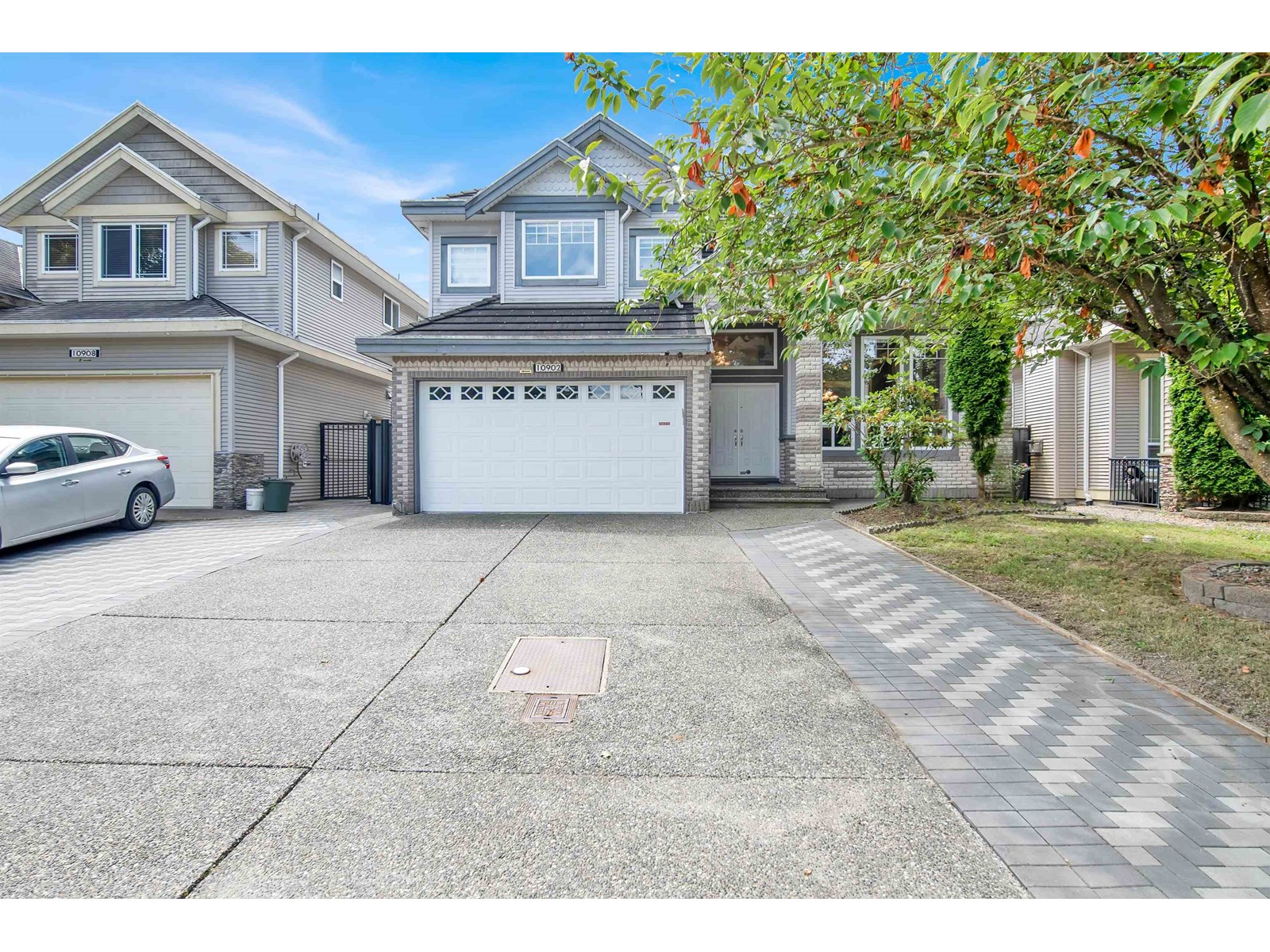 10902 84 Avenue Property Photo 1