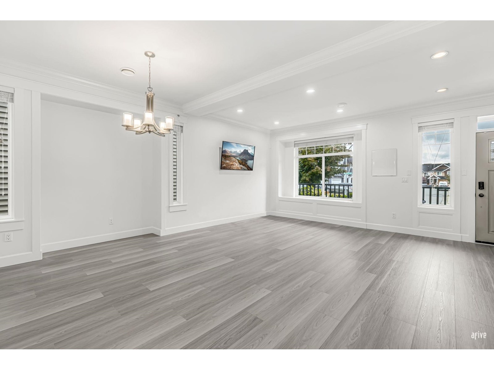 77 #21037 Property Photo 8