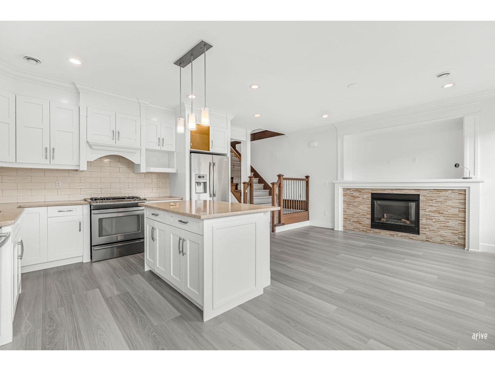 77 #21037 Property Photo 13