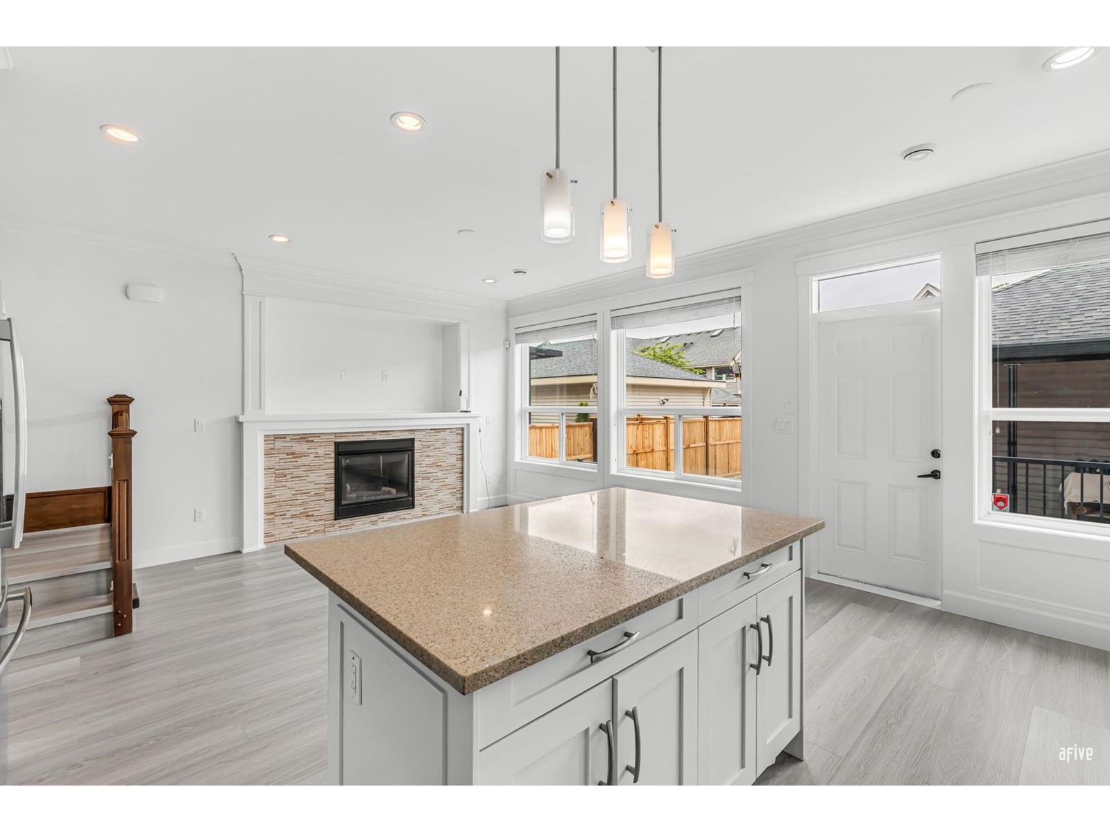 77 #21037 Property Photo 14