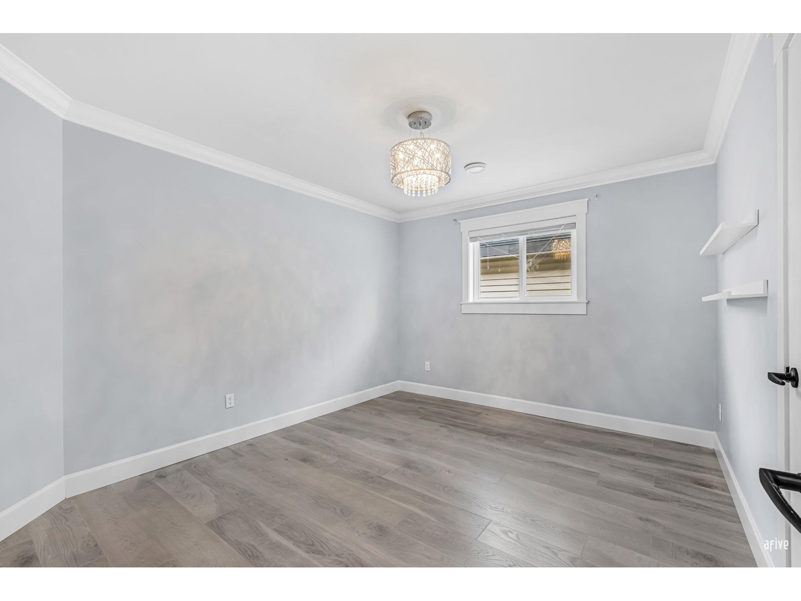 77 #21037 Property Photo 19