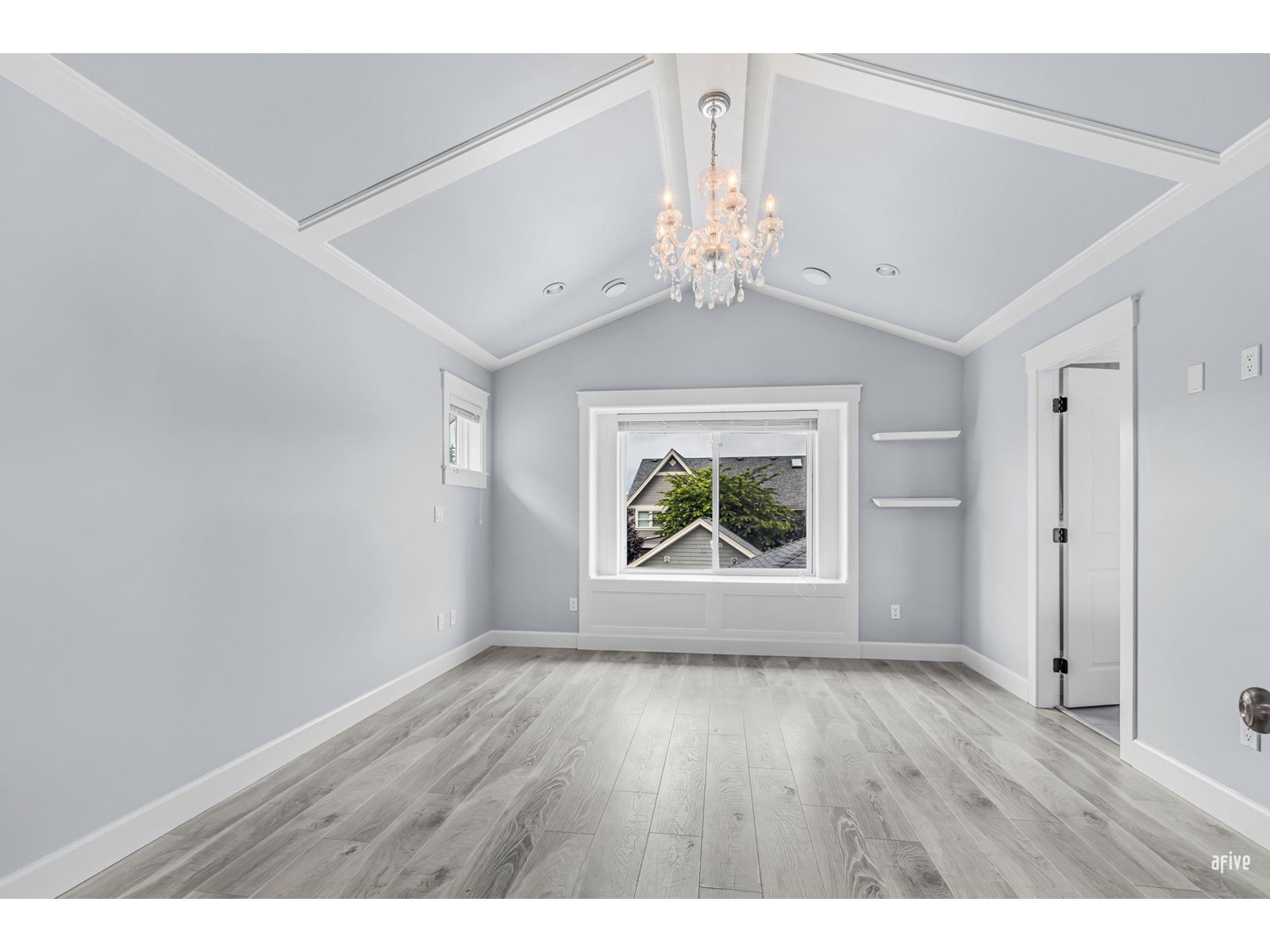 77 #21037 Property Photo 20