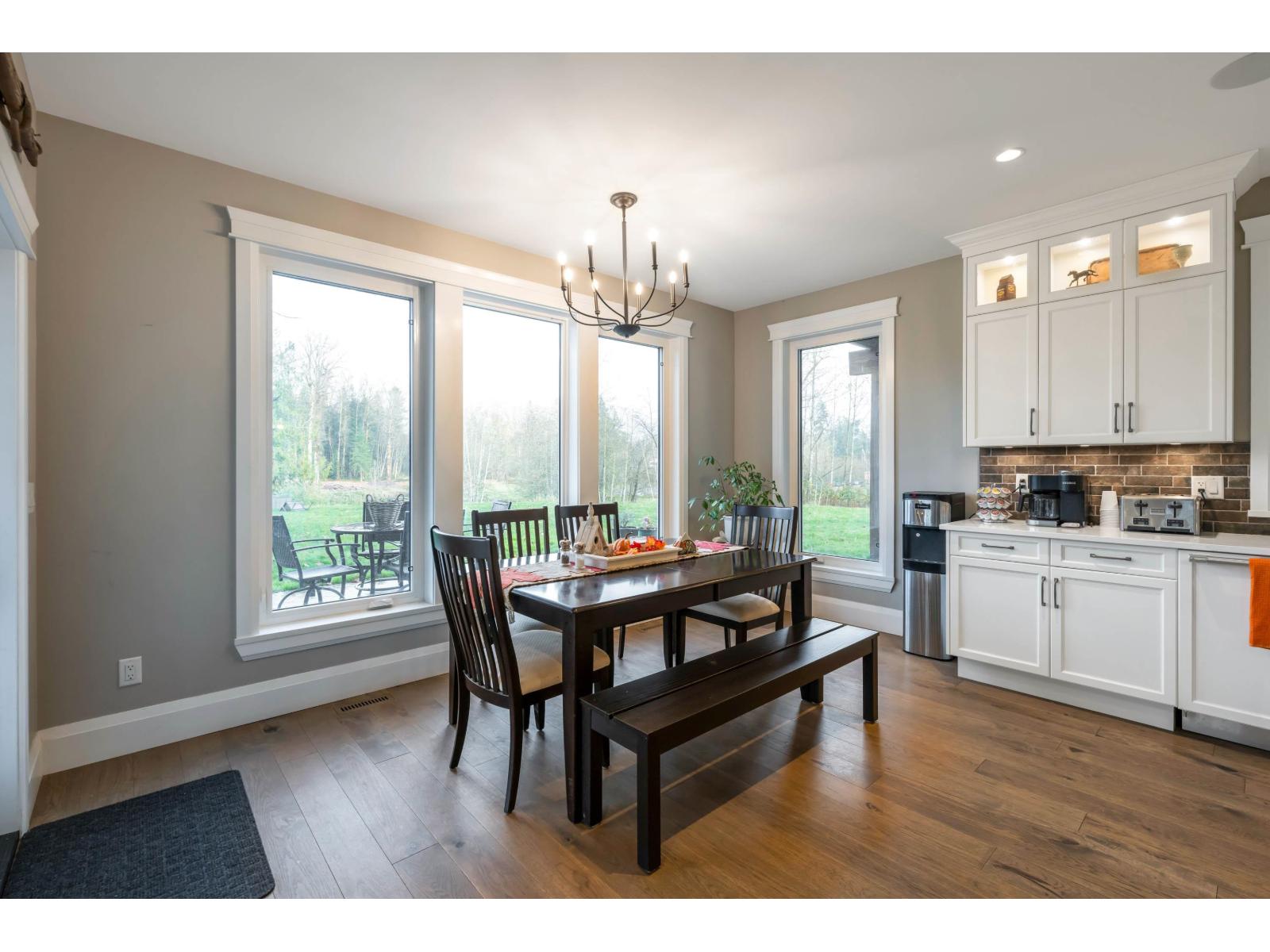 22801 8 Avenue Property Photo 11
