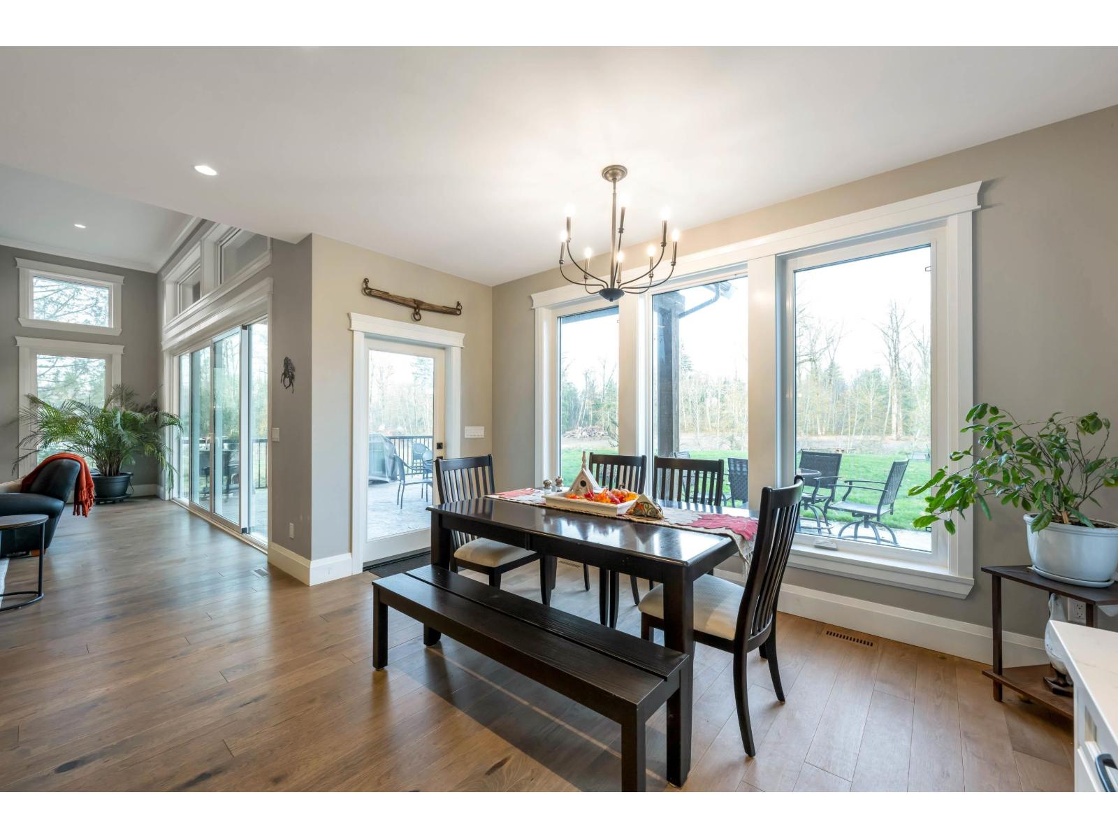 22801 8 Avenue Property Photo 12