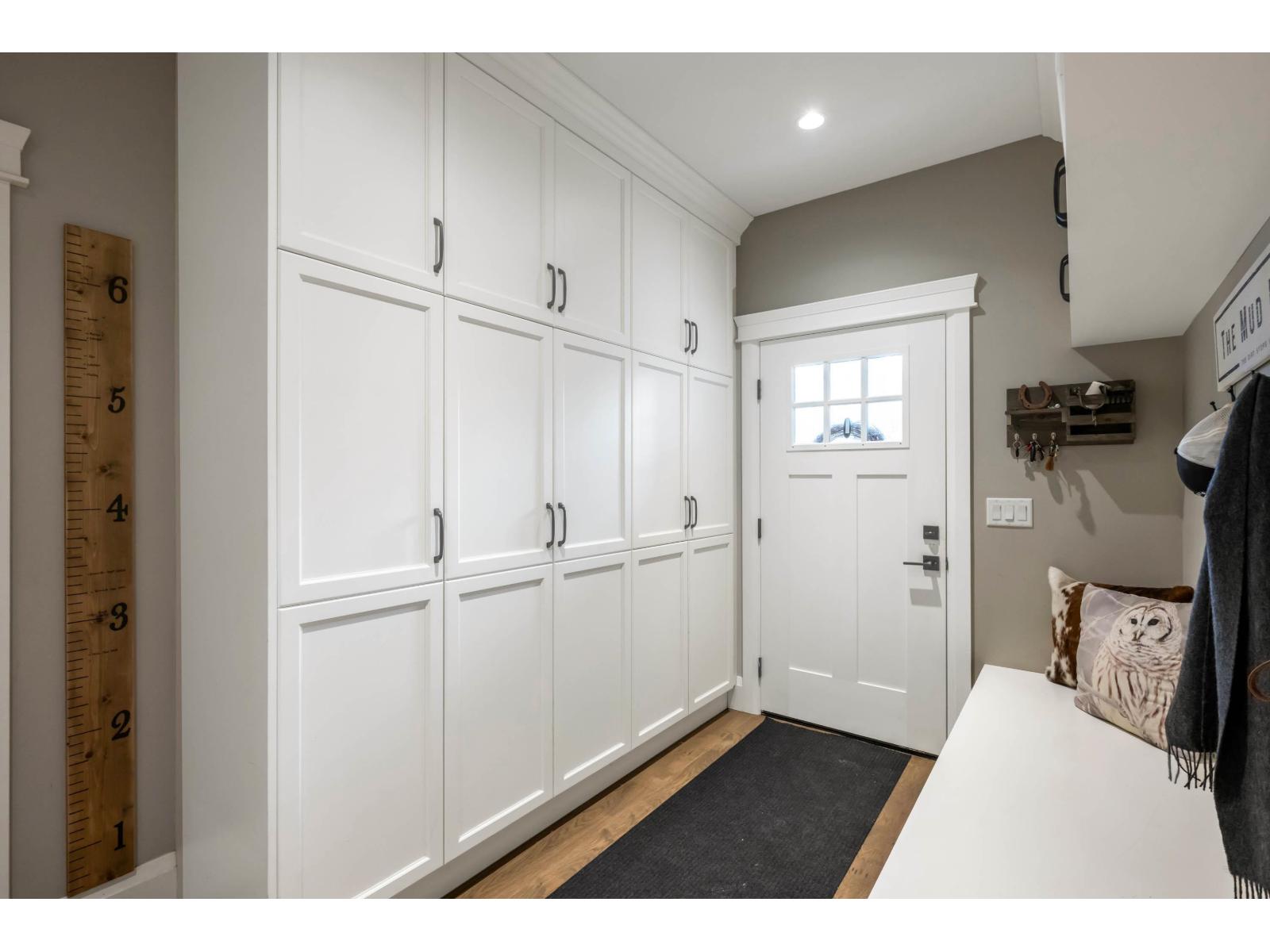 22801 8 Avenue Property Photo 17
