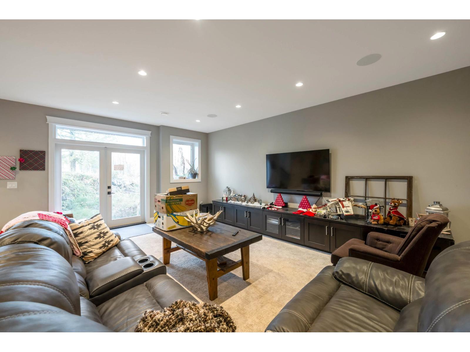 22801 8 Avenue Property Photo 31