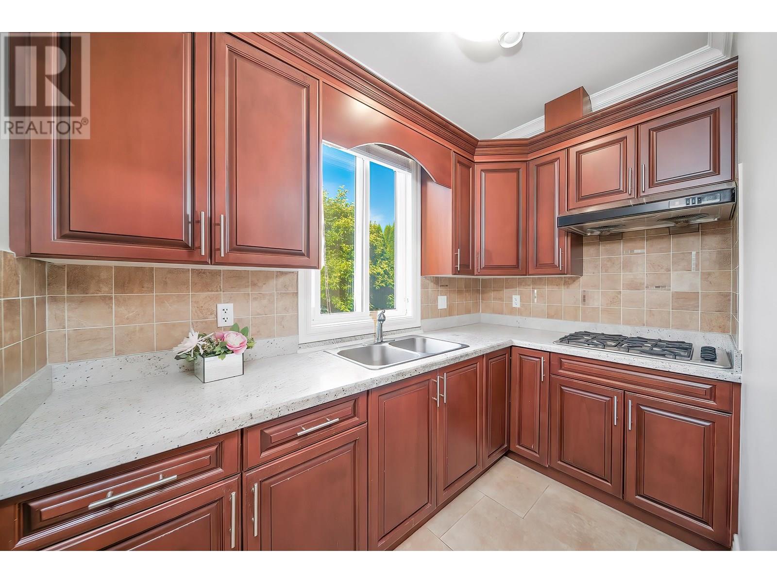 7600 Lancing Court Property Photo 14