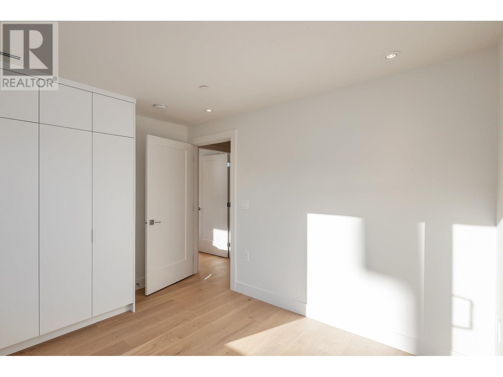 32 East 37th Avenue Property Photo 30