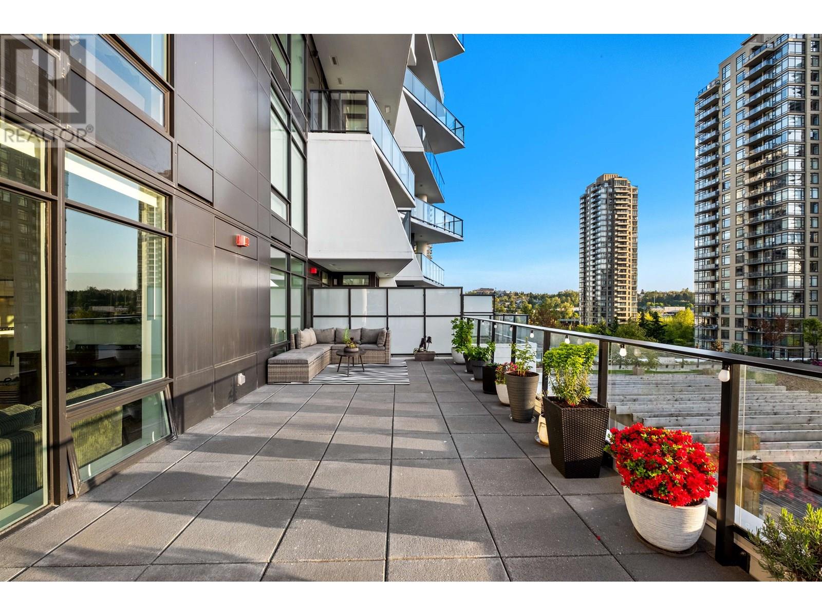 504 2181 Madison Avenue Property Photo 1