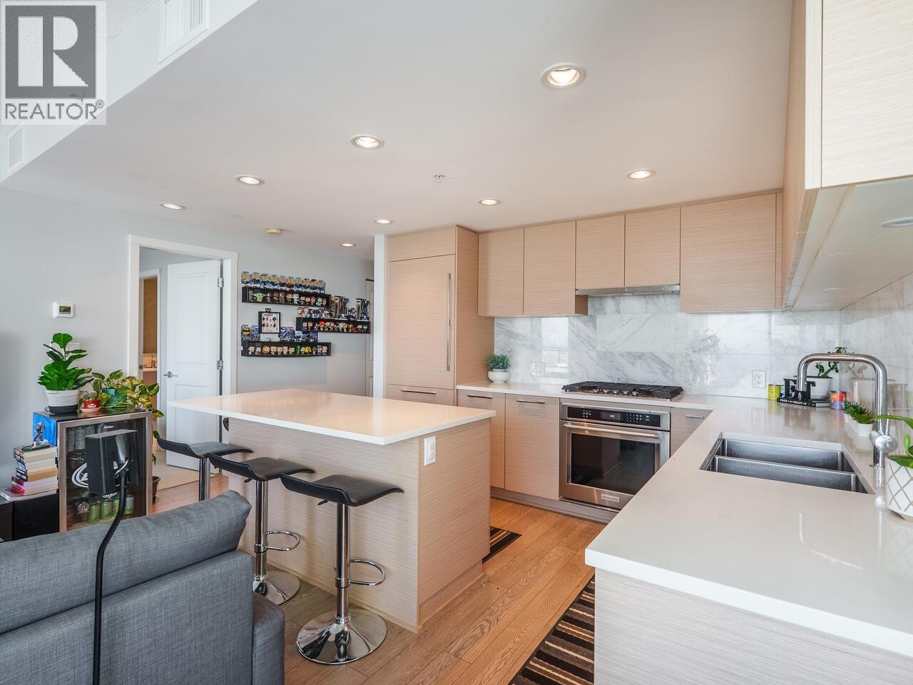 2708 6700 Dunblane Avenue Property Photo 2