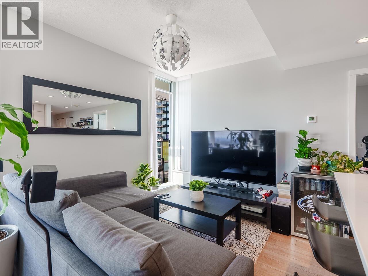 2708 6700 Dunblane Avenue Property Photo 7