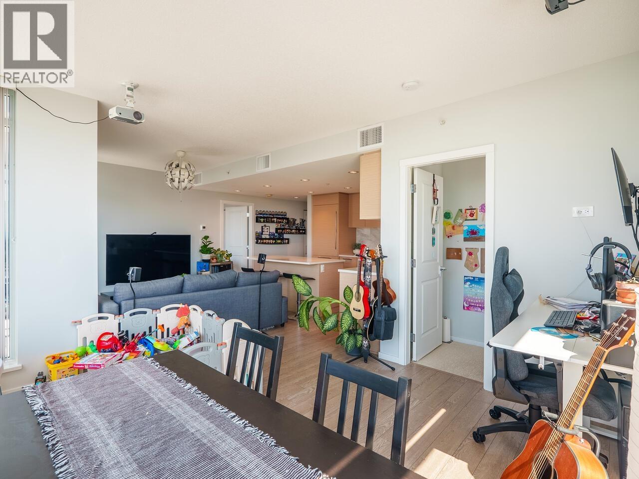 2708 6700 Dunblane Avenue Property Photo 9