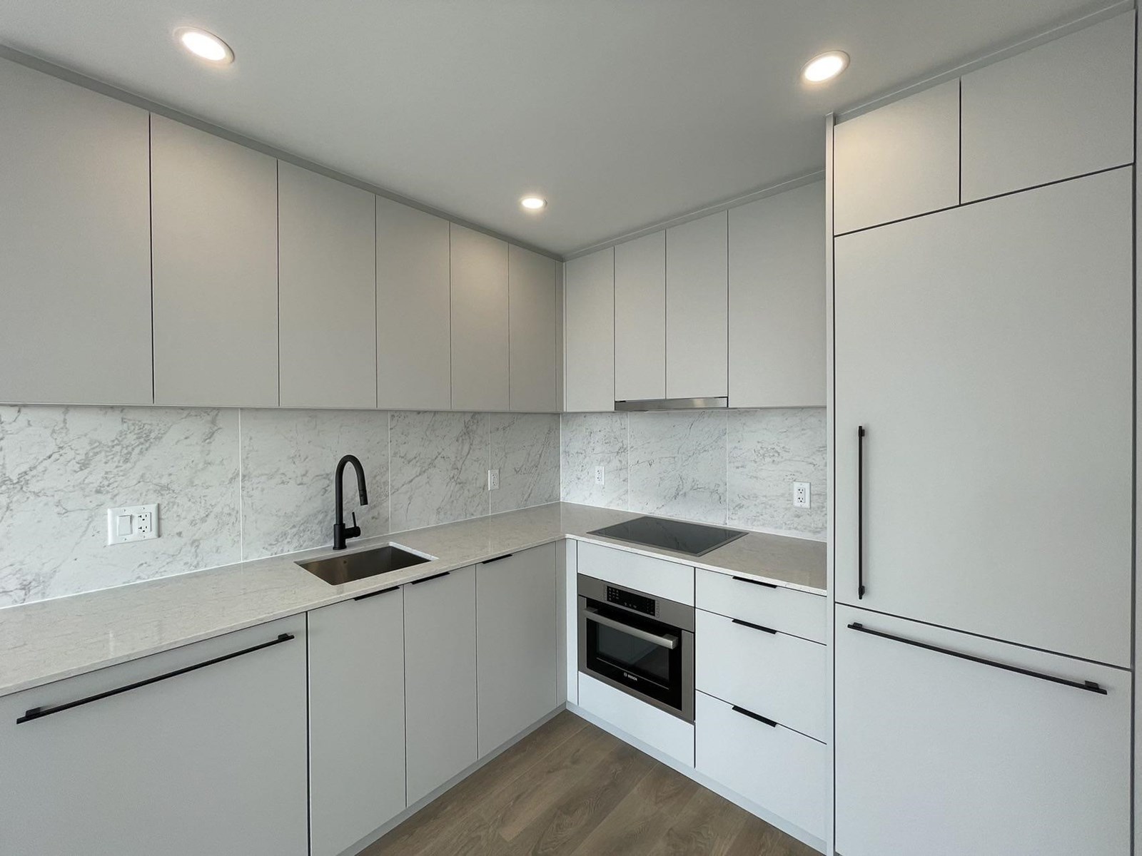 1806 13685 102 AVENUE Property Photo 1