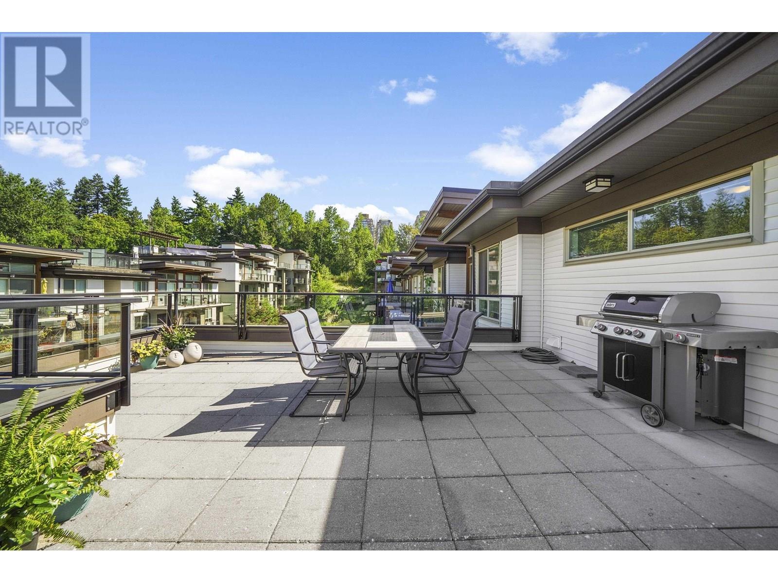 401 7428 Byrnepark Walk Property Photo 1