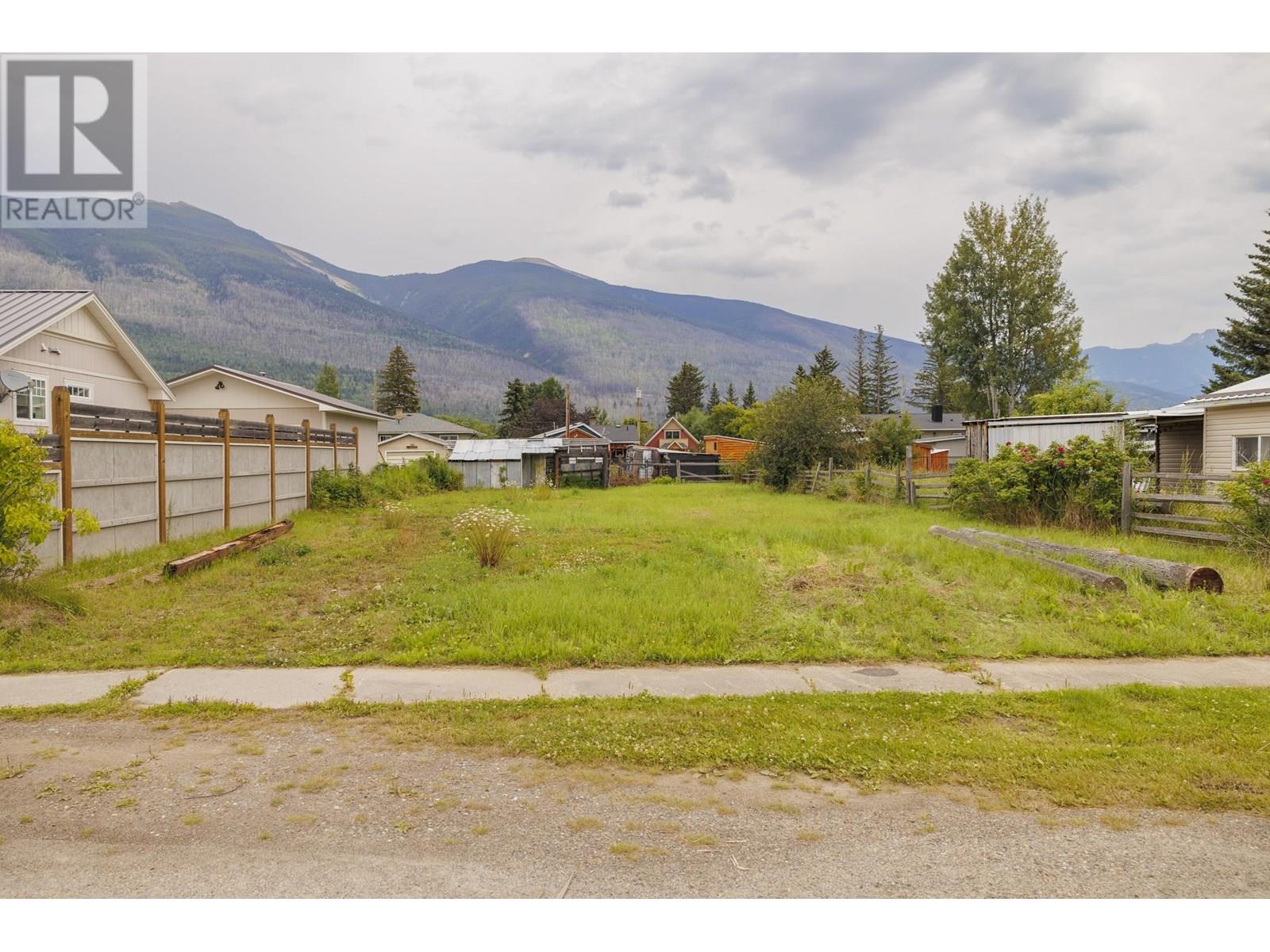 874 3rd Avenue Property Photo 3