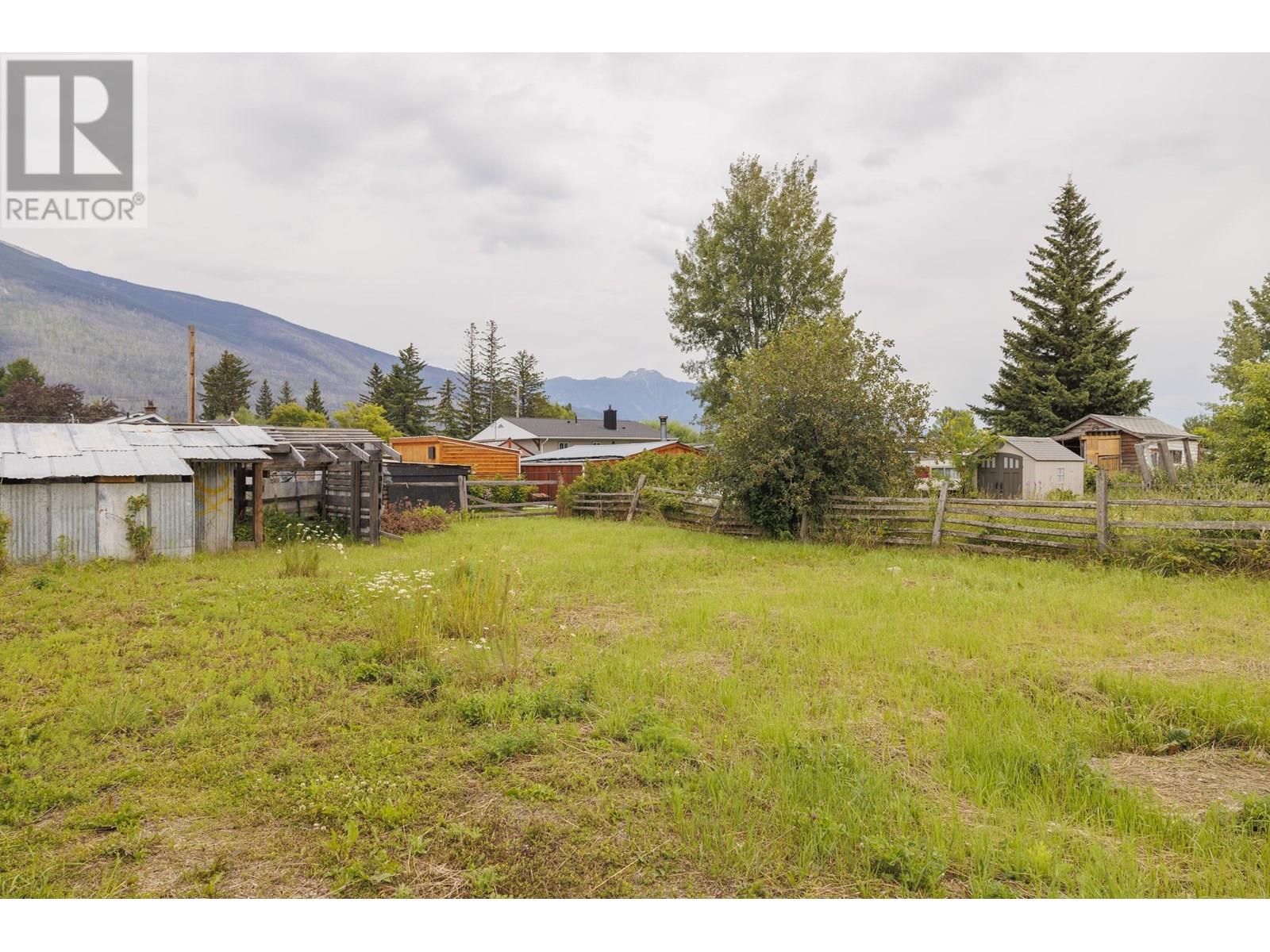 874 3rd Avenue Property Photo 6