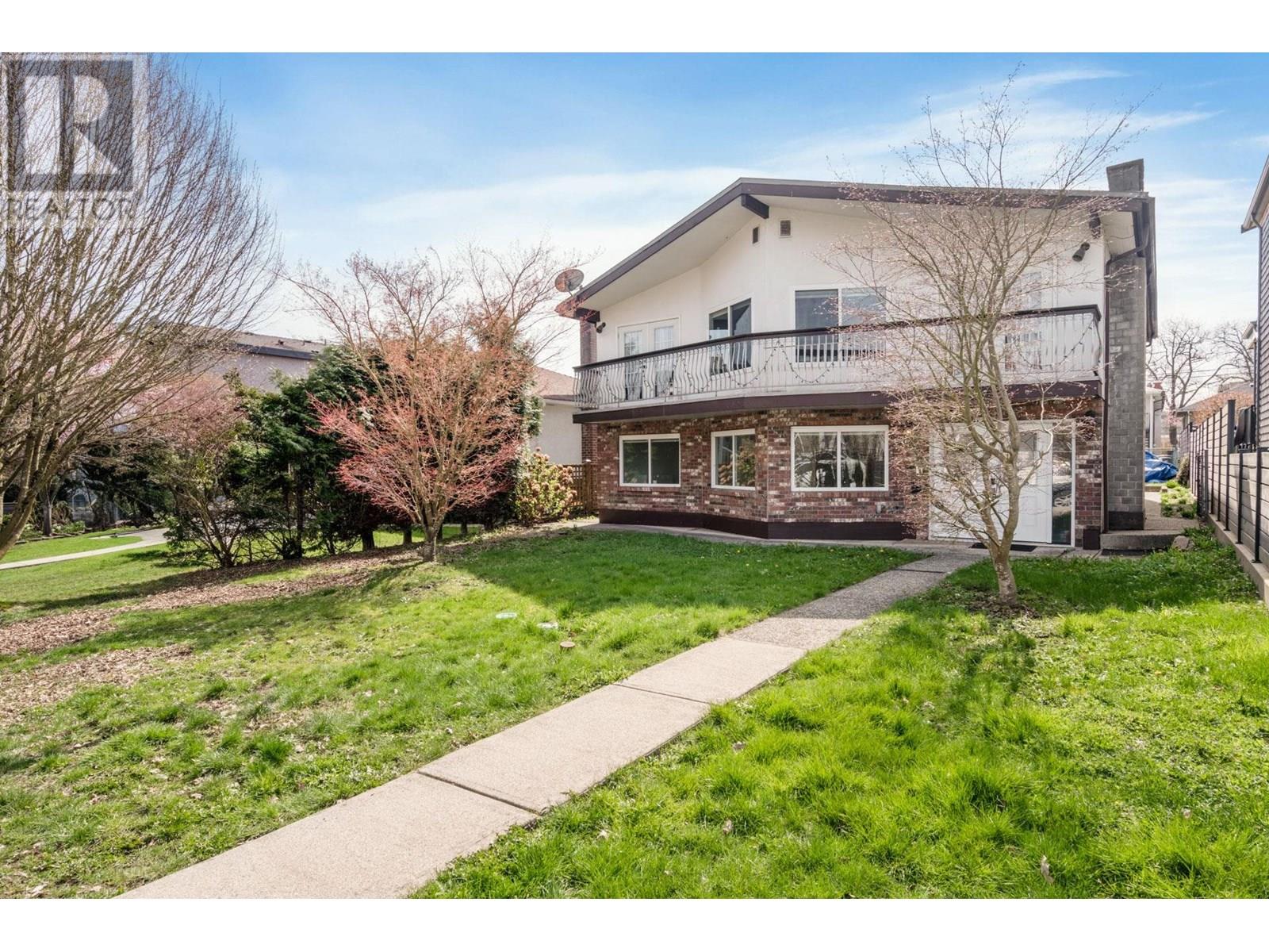 4346 Dundas Street Property Photo 1