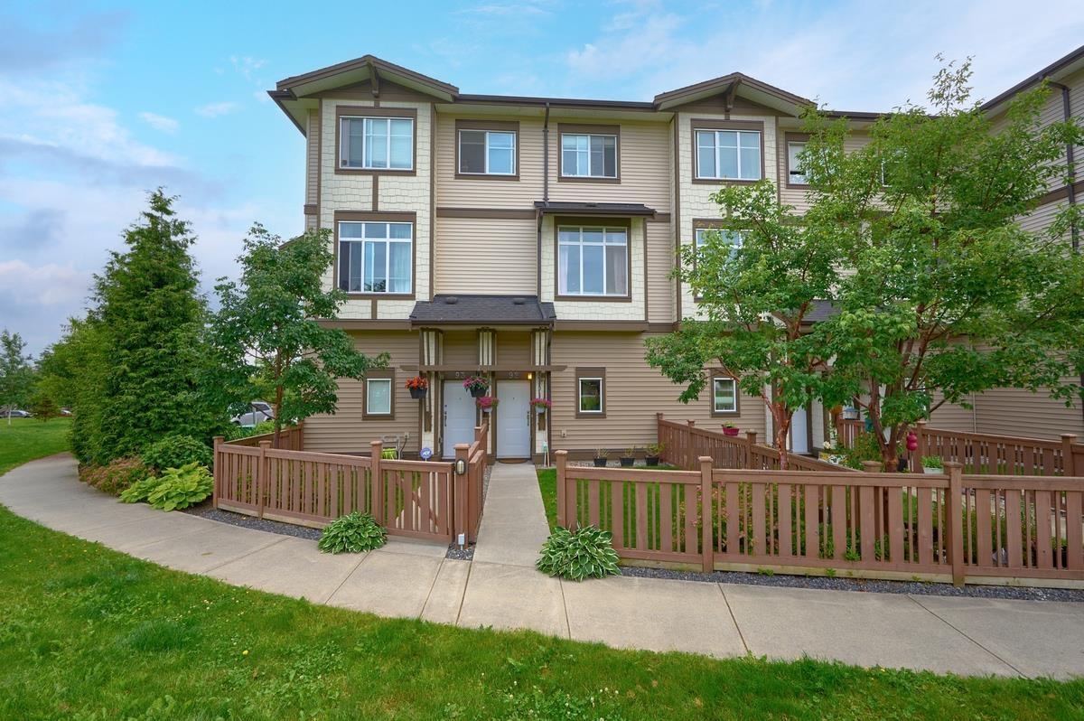 92 19433 68 Avenue Property Photo 1