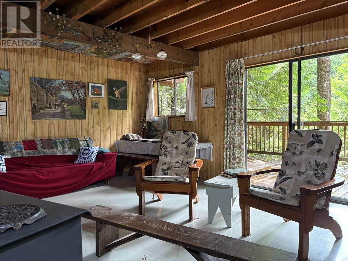 6164 Garibaldi Park Road Property Photo 5