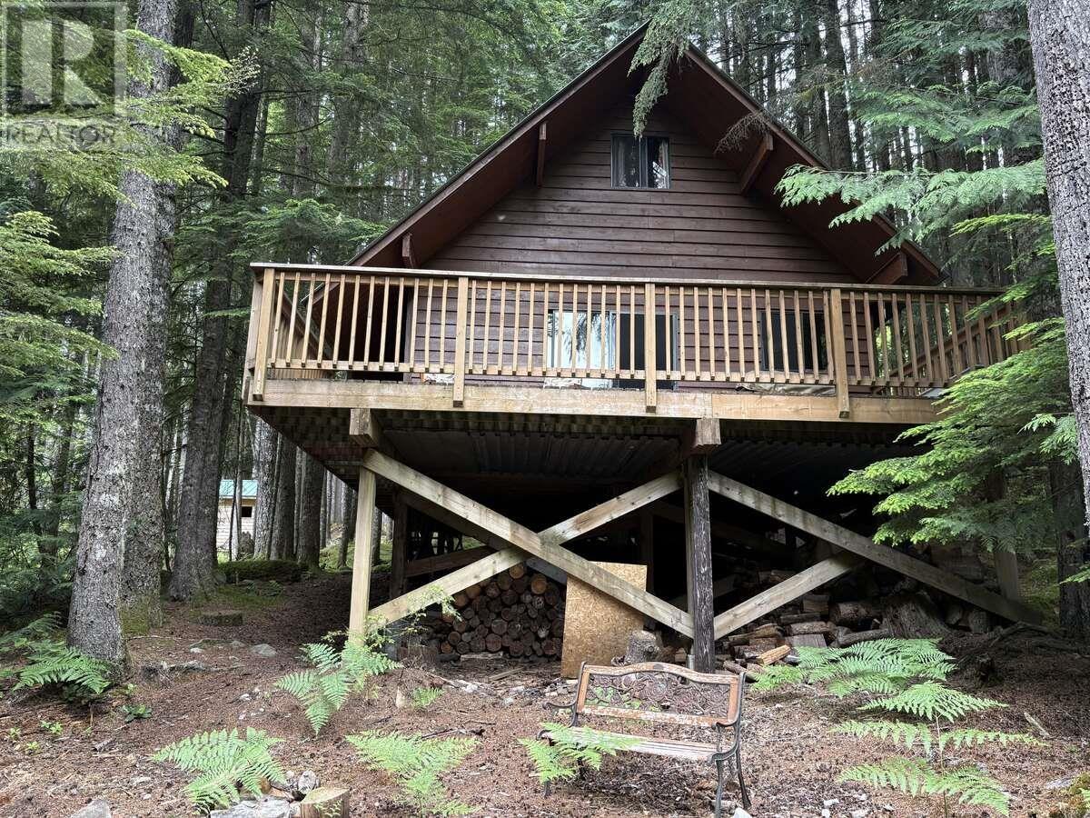 6164 Garibaldi Park Road Property Photo 15