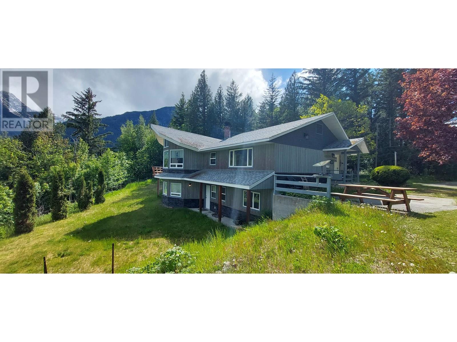4770 Mackenzie Highway Property Photo