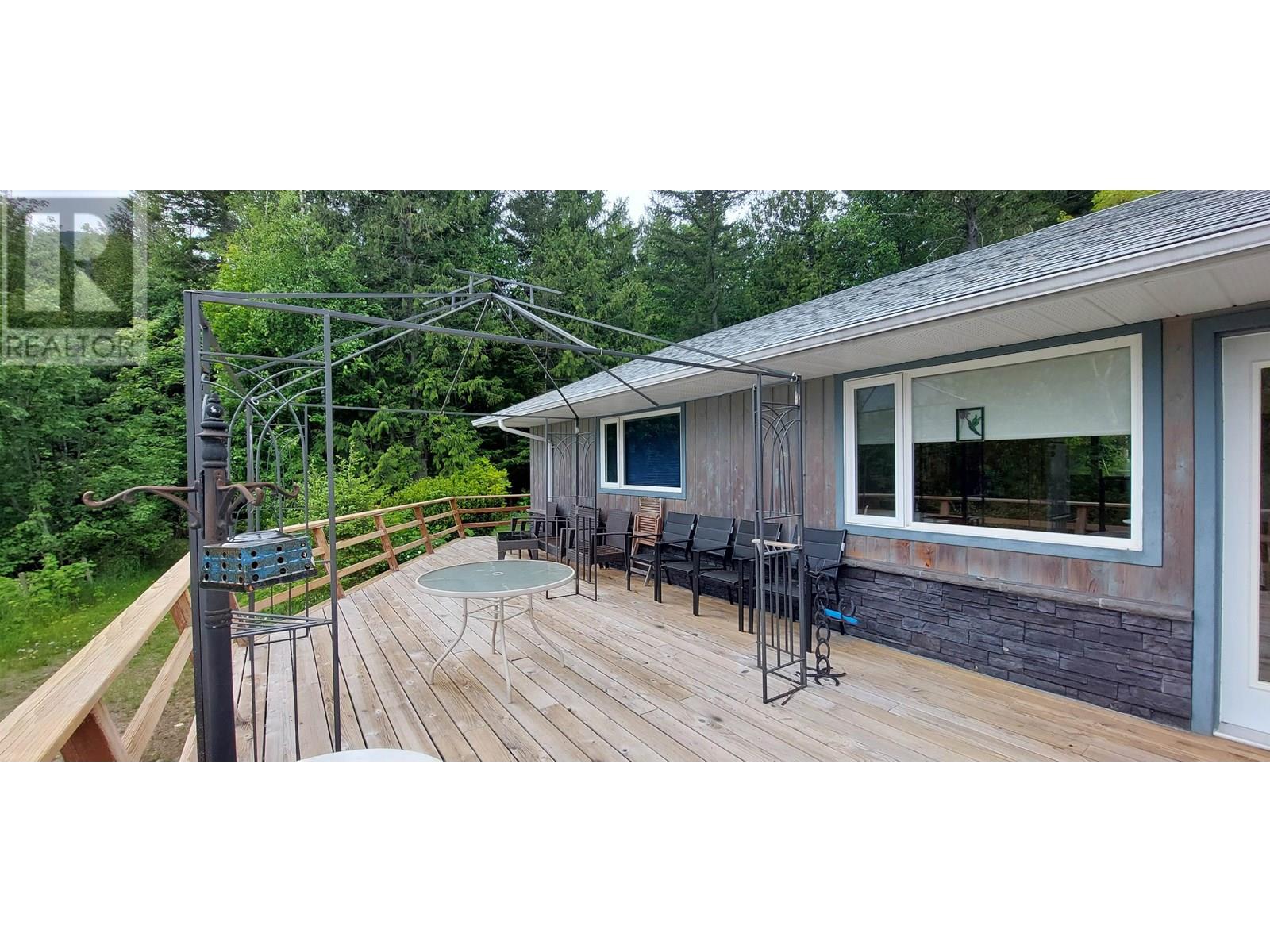 4770 Mackenzie Highway Property Photo 5