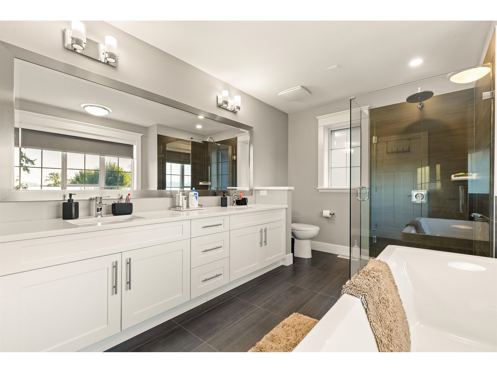 15708 Mountain View Drive Property Photo 20