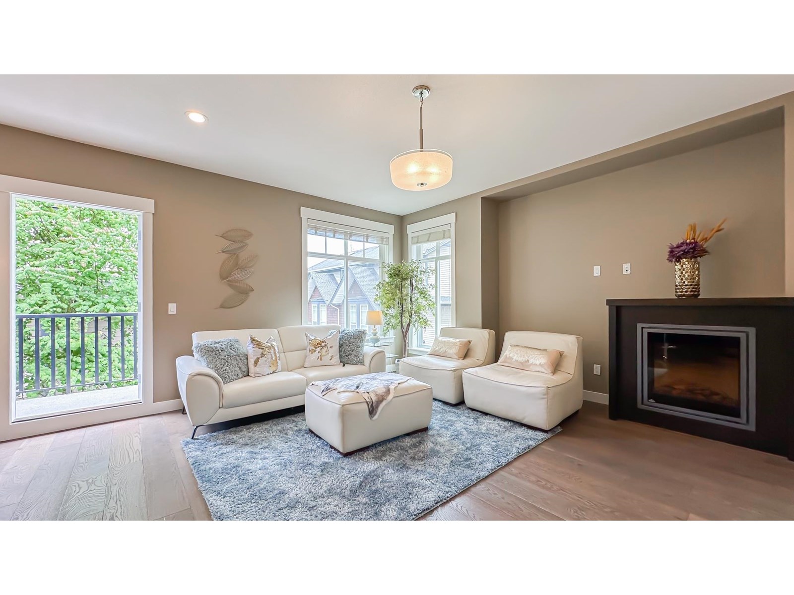 25 15977 26 Avenue Property Photo 9