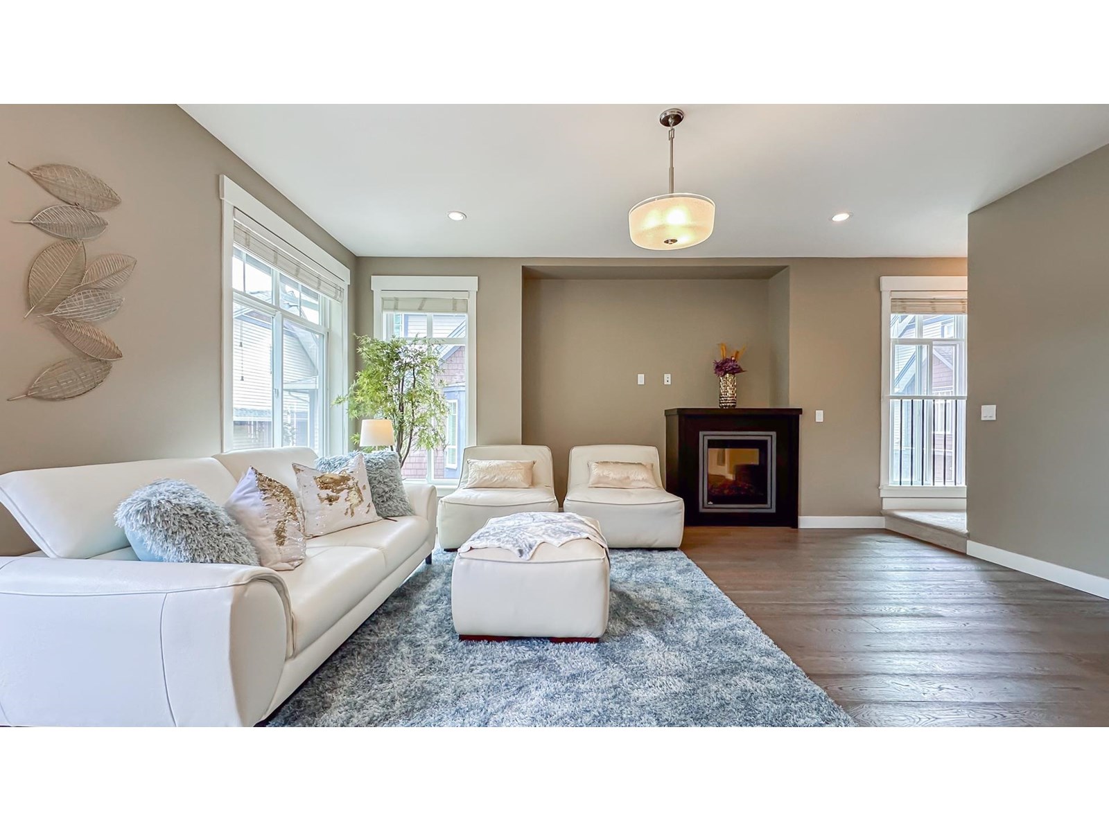 25 15977 26 Avenue Property Photo 10