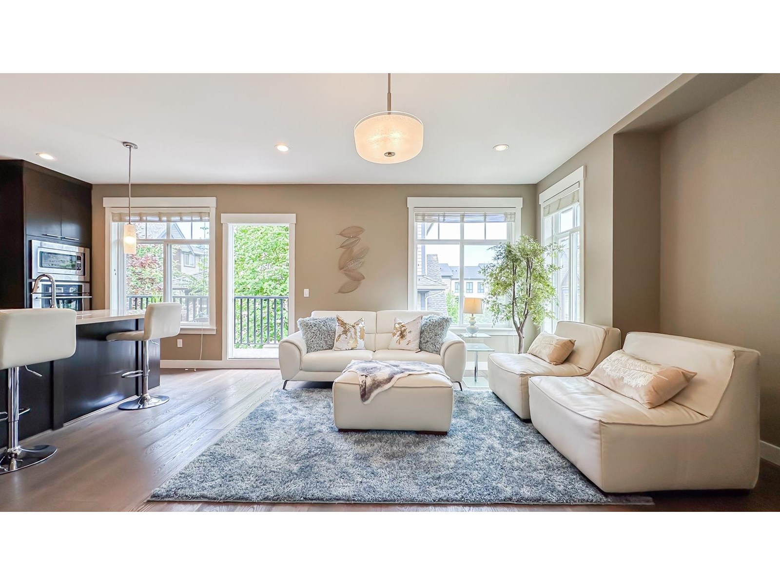 25 15977 26 Avenue Property Photo 11