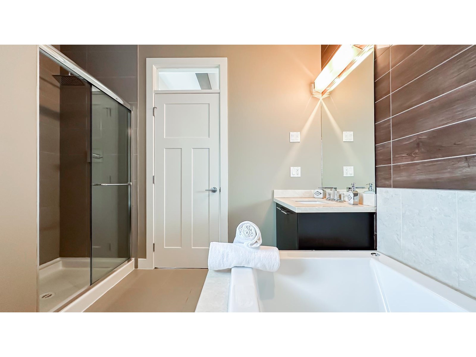 25 15977 26 Avenue Property Photo 22