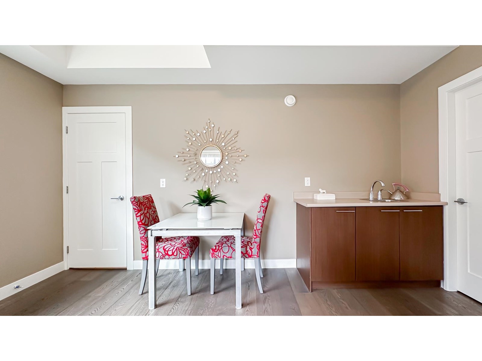 25 15977 26 Avenue Property Photo 30